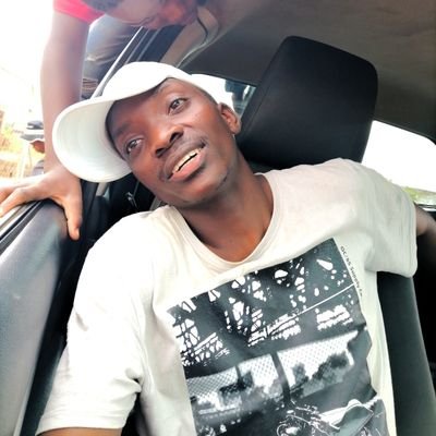 kwenakwena715's profile picture. Web developer and software developer 👨🏾‍💻🔨