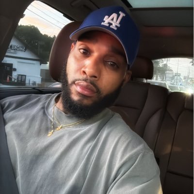 _Dionte_'s profile picture. I hate people who steal my tweets before I tweet them.