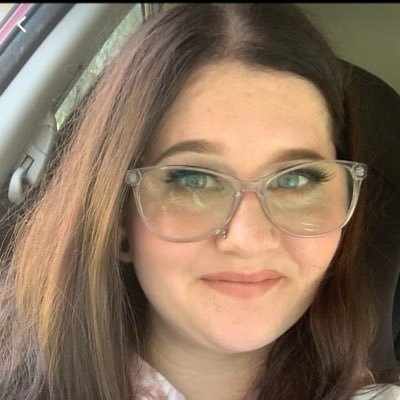 famousmilli12's profile picture. left to judge love 💔 new here still studying characters