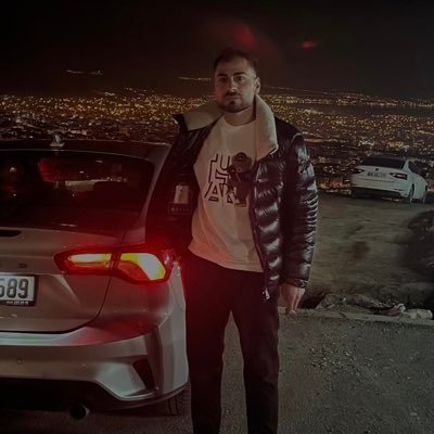 azadelturk's profile picture. 