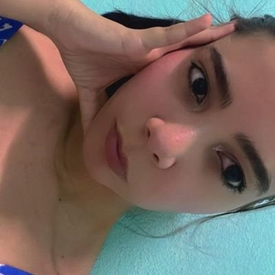 frrrbyro's profile picture. I’ll do me. You do you. 🦧
00:15am y yo aquí