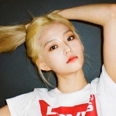 ye3uns's profile picture. yeeun and lia