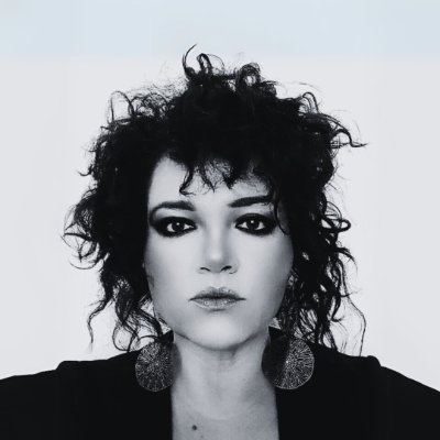 naira_marcatto's profile picture. Entre o canto e a resistência.
Cultura é política.