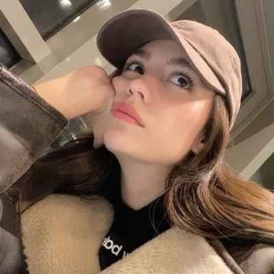 larinnhs's profile picture. tango in the night, track 10.