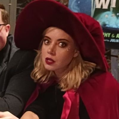 harklieza's profile picture. 𝘢𝘳𝘵 𝘤𝘰𝘮𝘦𝘴 𝘰𝘶𝘵 𝘸𝘩𝘦𝘯 𝘵𝘩𝘦 𝘴𝘰𝘶𝘭 𝘰𝘷𝘦𝘳𝘧𝘭𝘰𝘸𝘴 ✶﹒