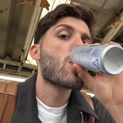 nadakolada's profile picture. poker / traversing the world プロのポーカープレイヤーになるという、一生に一度の挑戦の真っ最中なんだ。