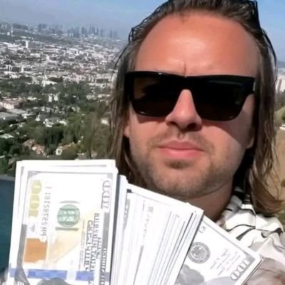 Mr_Thank_You990's profile picture. Hello I'm (https://t.co/Kjusug2fJX) Congratulations 👏🏻  You have won 5 million USD💵💵🎉 as a top fan of mine what bank payment  are you banking with? 🎉💓🎉🎉
