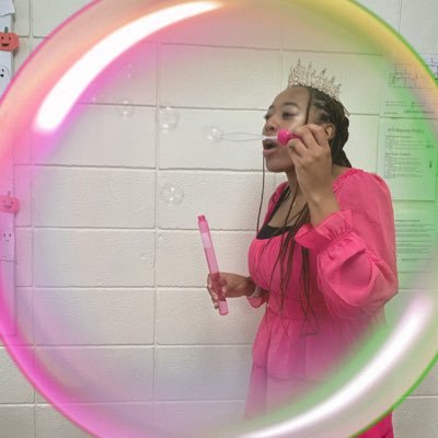LemonadeShelly's profile picture. I sing a little, I talk a lot 🫶 Love musicals & making memories 🤍