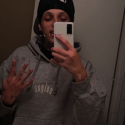 sheloveeck's profile picture. k2$