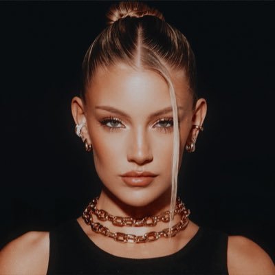 corceirobruna's profile picture. 🇧🇷 | 𝗆𝖺𝖽𝖾 𝗍𝗈 𝗌𝗁𝗂𝗇𝖾ㅤᵕ̈