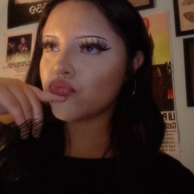 eellebae's profile picture. 