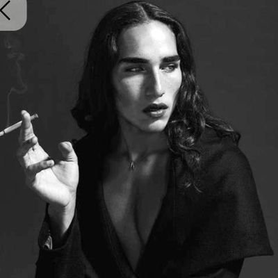 em0rybolton's profile picture. Your favorite manipulative goth twink. Son of Royan. 🦇 Haters dni // OC RP don't be scared