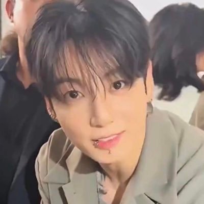 koovemaze's profile picture. ⠀ㅤㅤ ⠀i'm on this bangtan shit for life.