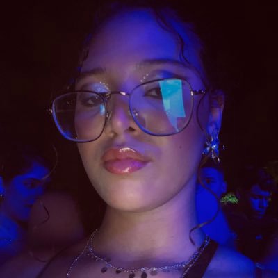 itsjusttbia's profile picture. 🐝