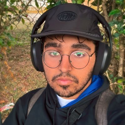 gusrhavo's profile picture. 
