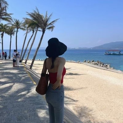 BellaChen625493's profile picture. I'm a simple girl at heart, living in San Francisco