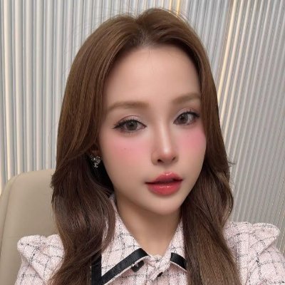 Jenny_Vincenzo's profile picture. I've never been lucky to meet nice people, but I'll make them lucky when they meet me🖤☣️