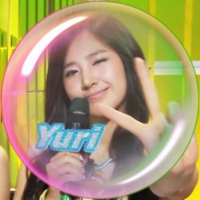 Seraphynaespa's profile picture. Feeling the red, seeing the velvet
