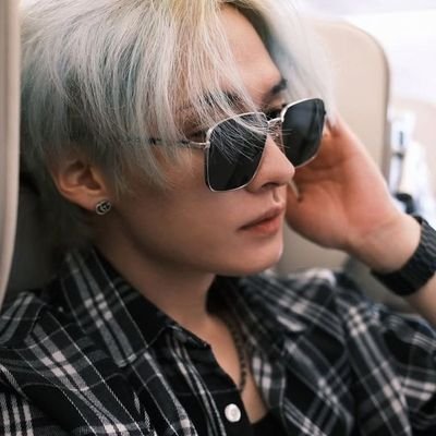 linoyghwa's profile picture. - 𝘪𝘯 𝘭𝘰𝘷𝘦 𝘸𝘪𝘵𝘩 𝘵𝘸𝘰 𝘣𝘶𝘯𝘯𝘪𝘦𝘴; ₍ᐢ. ̫ .⑅ᐢ ₎
    
      seonghwa | lee know