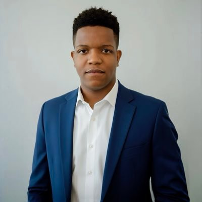 terrmuirjr's profile picture. 👨🏽‍🎓BSc. || 🇯🇲🇺🇸|| 🎨 Creative 🌐 Disruptor 🤑 Investor 🇺🇸 Florida Notary 📍KIN ⇿ FL ⚽️ #YNWA