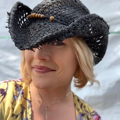 Amiablearmys's profile picture. hi 👋 please stay as long as you need.  grab a coffee and as always- be interesting enough to make the cyber stalking worthwhile.   🐦‍🔥Phoenix via Nor Cal