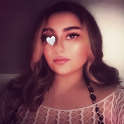 x6fmx's profile picture. أَلَا لَيتَ الذيَّ بَيّنَ ثَنَايَا الرُّوحِ يُقَال🤍/. بـ أمانة موسى بن جعفر💚