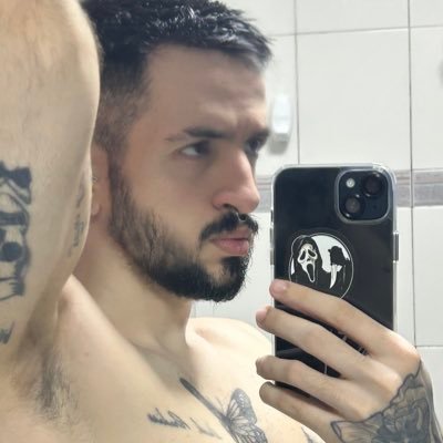 iamthimartins's profile picture. MAYHEM 🖤 - Little Monster | @ladygaga liked 1x ♡