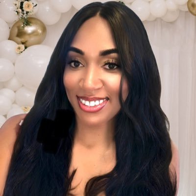 ronnaroserozay's profile picture. Daughter of a King ✝️| Galatians 2:20 💒| Plant Mom 🪴| 🛍️ Owner of roise_ boutique