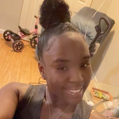 lekaaaplz's profile picture. a mother first before anything!    @lekaaaplz ig