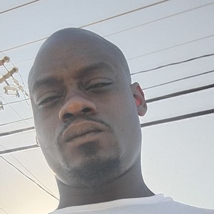 DavidHayes66313's profile picture. Cant handle my business worried about the next man