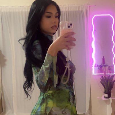 chicarru's profile picture. do the hokey pokey and turn your big ass around