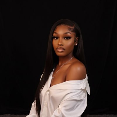 nyceeprettyass's profile picture. IG: @nyceenicoleee a mother of 2 🦕🎀