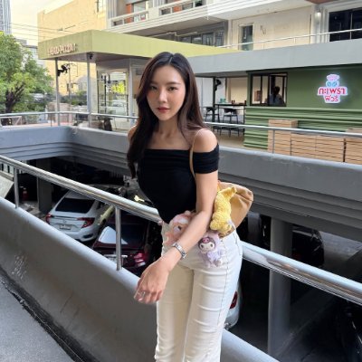 marquis_ma31567's profile picture. In my spare time, I enjoy trying out new DIY projects, binge-watching feel-good movies, and discovering new music. 🎶✨