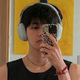 kthjamess's profile picture. Taehyung and Freen are best friends in another life