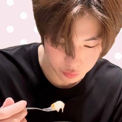 whalepunqler's profile picture. 
