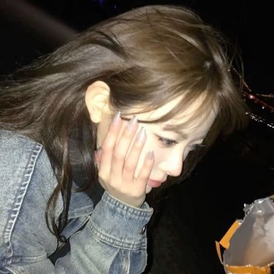 valengail's profile picture. #review_bey0ur | แอครอง ทยอยปล่อยของ 💐