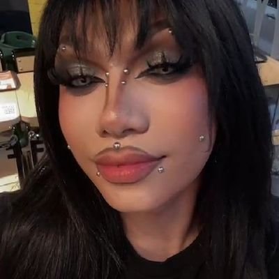 Reyyinn878's profile picture. makshanaa