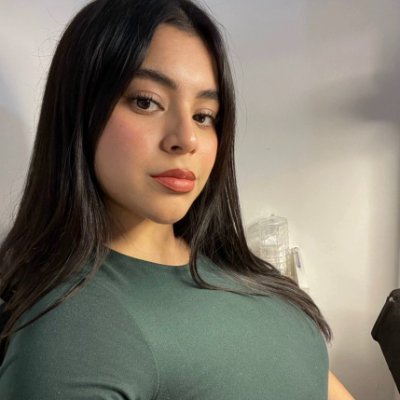 badmollybaby's profile picture. 18 ✨ new here lol :)
always on my phone