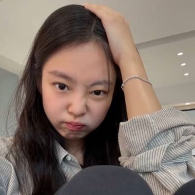 lomlkjn's profile picture. 