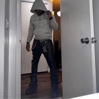 M_FlyGuy21's profile picture. 2021 College Graduate👨🏾‍🎓 ,Associates in Applied Science , Associates in General Studies ,Paralegal ⚖️👨🏾‍⚖️ Phi Theta Kappa