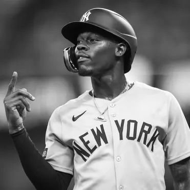 ChisholmEnjoyer's profile picture. The Red Sox Suck | 20 | #RepBX @UconnHuskies

Not Affiliated with @j_chisholm3