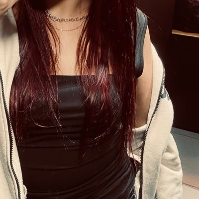 opzvvi's profile picture. 