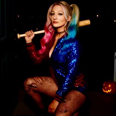 KarleeAlyssa33's profile picture. ✦✦✦✦☽☾🌕🌖🌗🌘🌑🌒🌓🌔🌕☽☾✦✦✦✦ Writer | Blogger | Digital Creator | Ache to Alchemy — unfiltered stories of addiction, resilience, love & motherhood