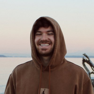 ryanmakesdrapes's profile picture. 
