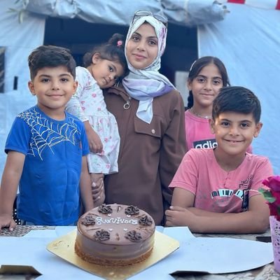 reemaalostaz1's profile picture. I want you to help me through the lunchgood link is right below ⬇️👇⬇️ this is only way you can help me

https://t.co/SeV0kmyin9