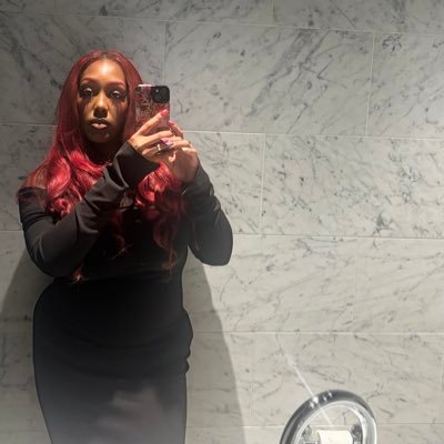 Moprettier_'s profile picture. Chicago, IL • Esthetician • Services: Mink extensions, facials, waxing , and makeup