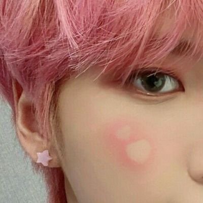 chhnrisz's profile picture. 지금의 나를 다신 못 볼까 봐

I just wanna go back. ۶ৎ