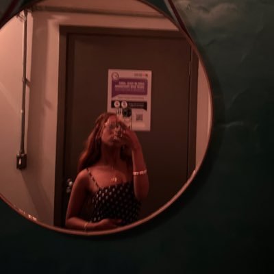 maybeandreana's profile picture. lesbian; lover of steel cut oats