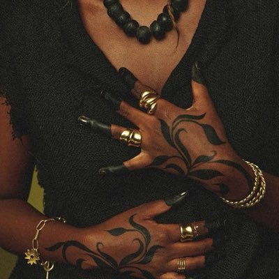 gbamila__'s profile picture. don’t call me simi