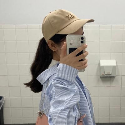 hadiaemanhabib's profile picture. ʙᴇ ᴋɪɴᴅ , ʟɪꜰᴇ ɪꜱ ᴀ ᴍɪʀʀᴏʀ: